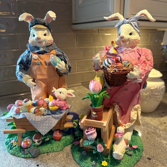 Easter Bunny Rabbit Couple, Fabric Mache, Hand Painted, 12"x 7" Unused, w/Box - Picture 2 of 14